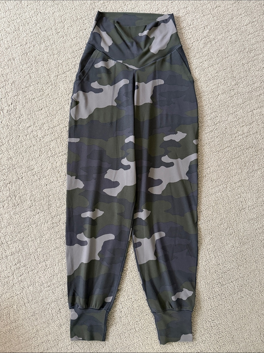 aerie Olive & Gray Camo High-Waist Joggers